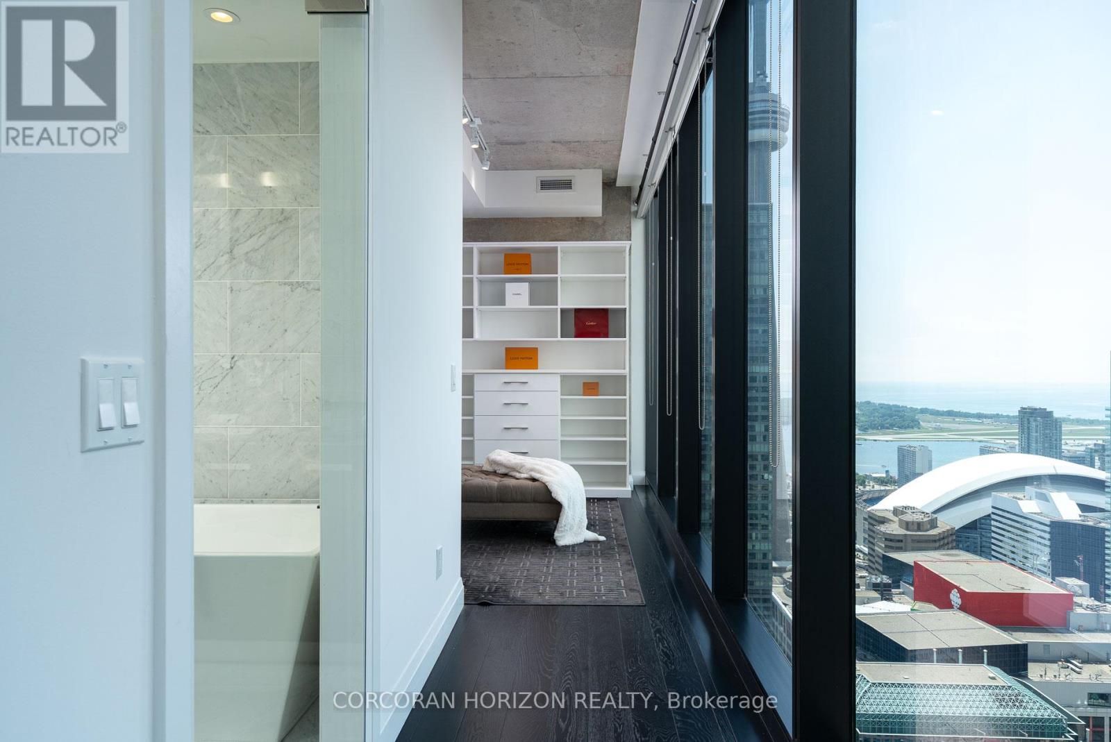 4601 - 224 King Street W, Toronto, Ontario  M5H 0A6 - Photo 18 - C12503836