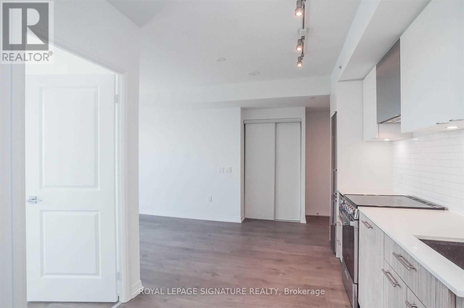 4813 - 251 Jarvis Street, Toronto, Ontario  M5B 0C3 - Photo 4 - C12503872