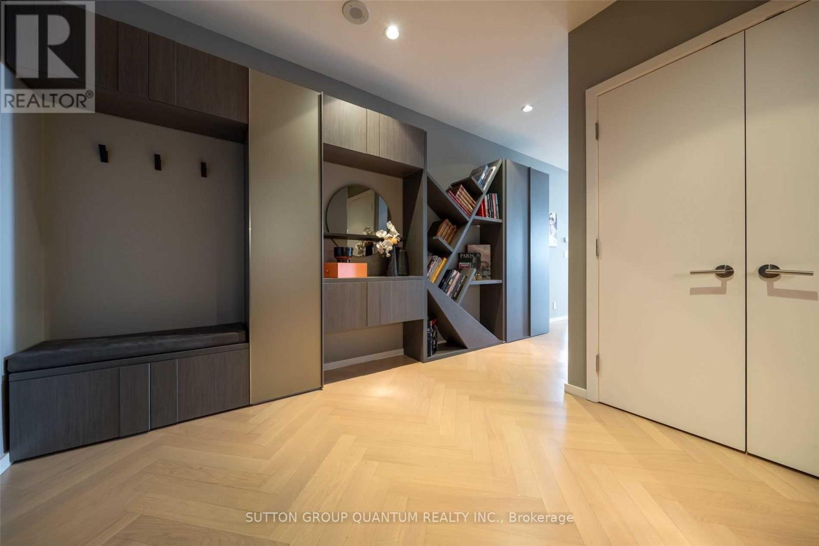 5408 - 180 University Avenue, Toronto, Ontario  M5H 0A2 - Photo 3 - C12503920