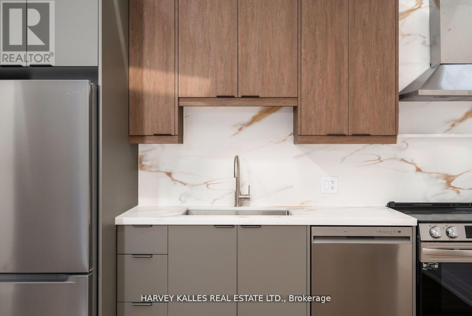 4 (3rd Floor) - 24 Sullivan Street, Toronto, Ontario  M5T 1B9 - Photo 4 - C12504074