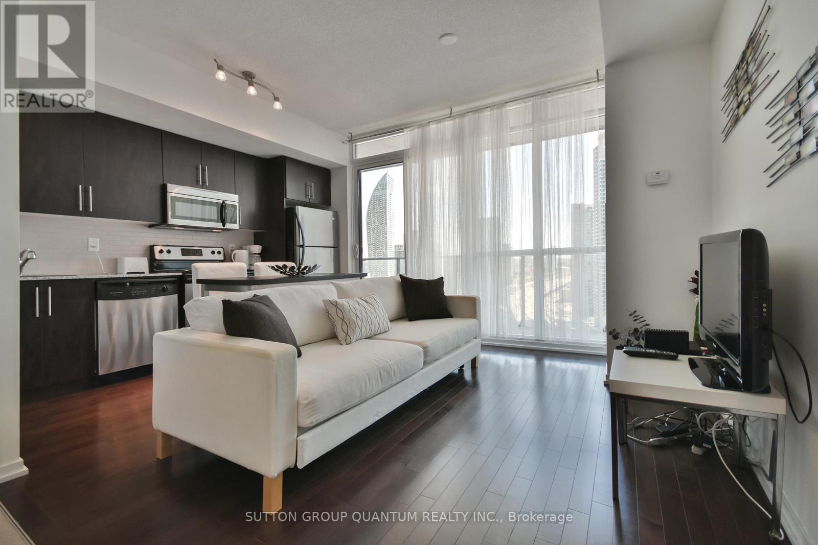 2106 - 55 Bremner Boulevard, Toronto, Ontario  M5J 0A6 - Photo 3 - C12504088