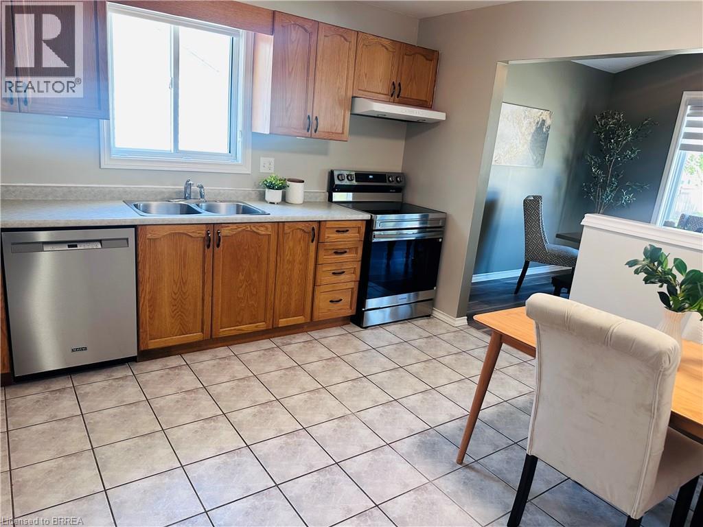 5 Cork Crescent, Brantford, Ontario  N3V 1E3 - Photo 14 - 40785237