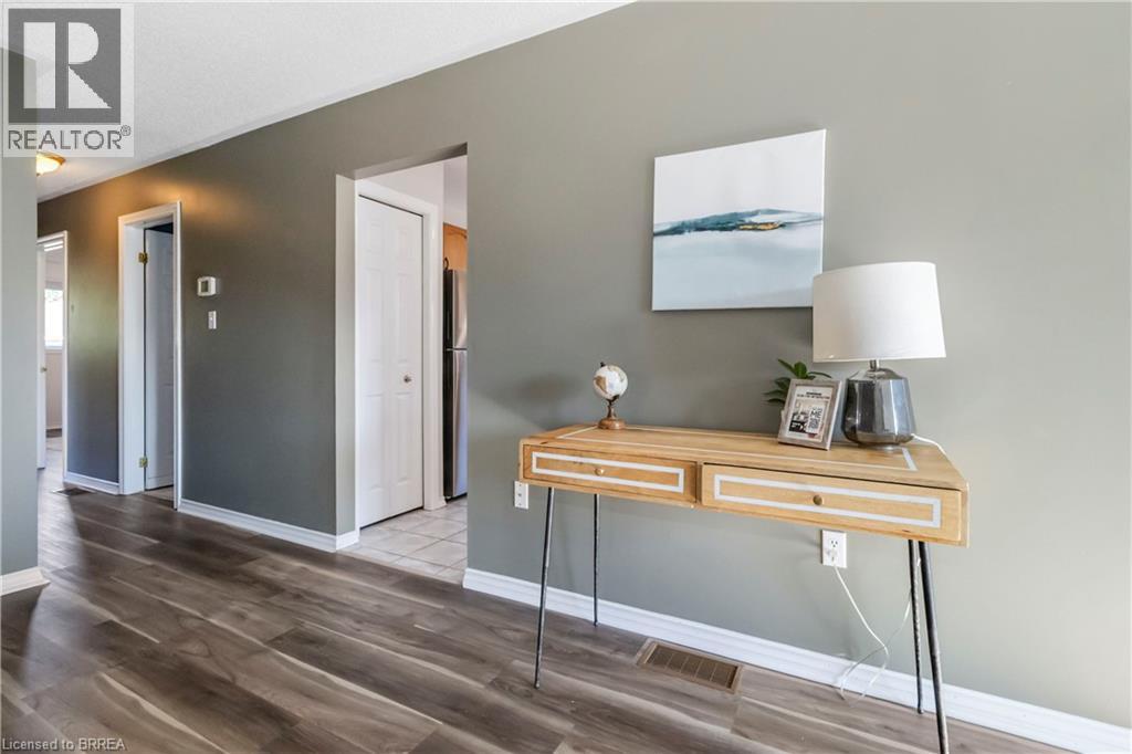 5 Cork Crescent, Brantford, Ontario  N3V 1E3 - Photo 2 - 40785237