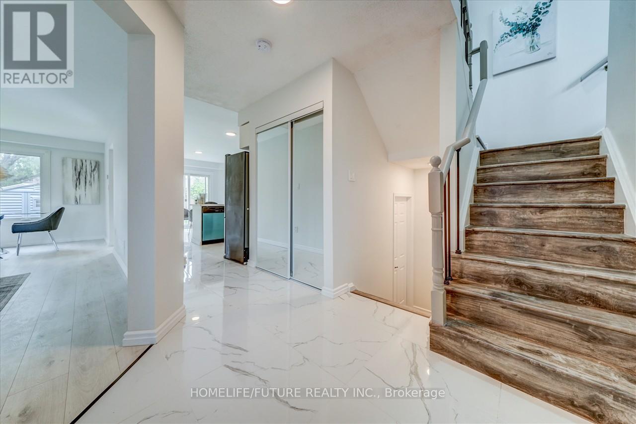 14 Knotty Pine Drive, Whitby, Ontario  L1R 2J6 - Photo 5 - E12503778