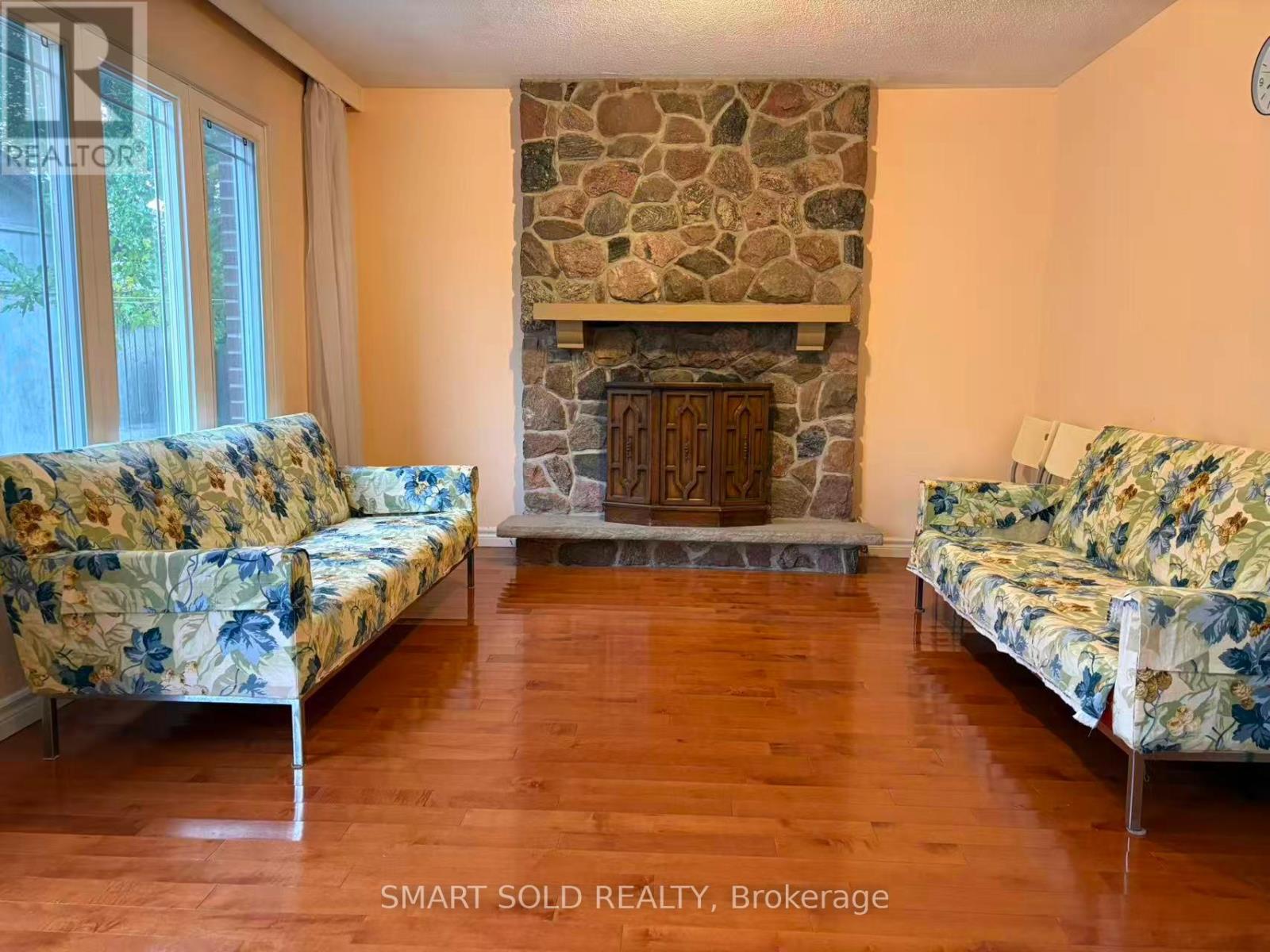 1st Floor - 19 Groomsport Crescent, Toronto, Ontario  M1T 2K8 - Photo 6 - E12503952