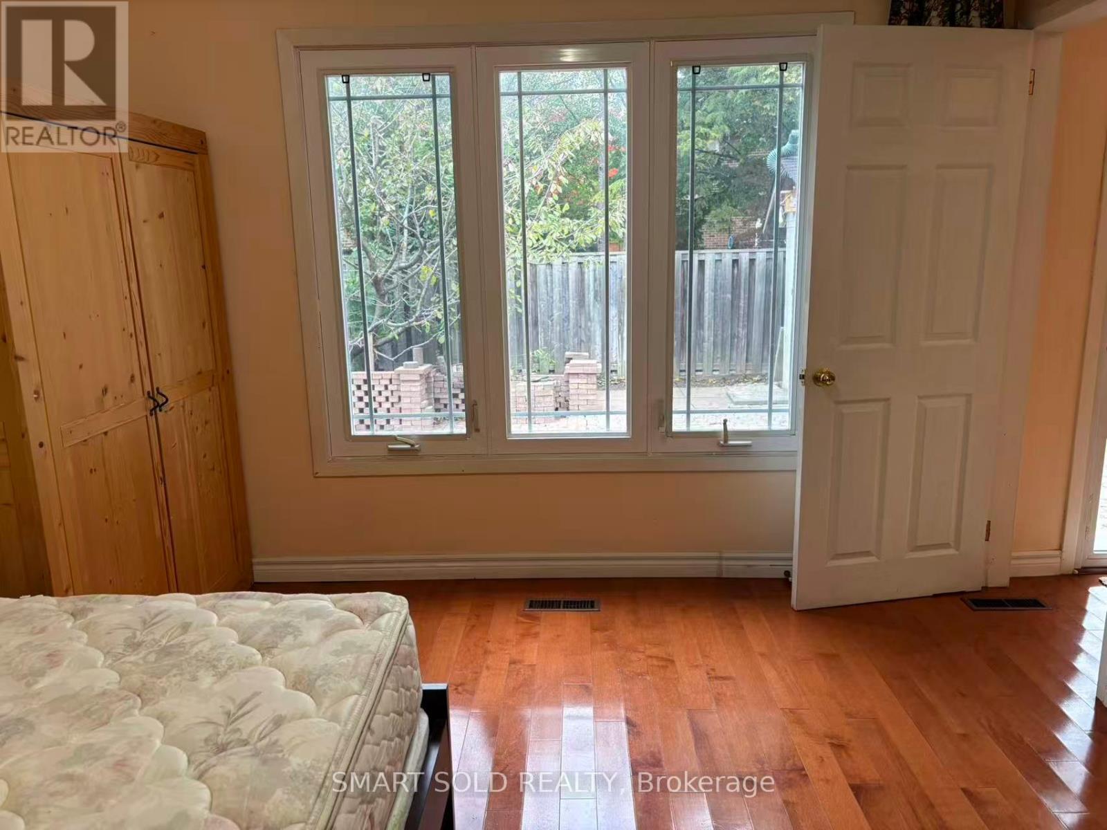 1st Floor - 19 Groomsport Crescent, Toronto, Ontario  M1T 2K8 - Photo 8 - E12503952