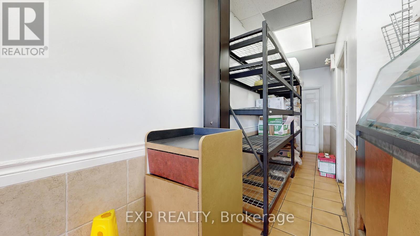 Unknown Address, ,    - Photo 13 - E12504006