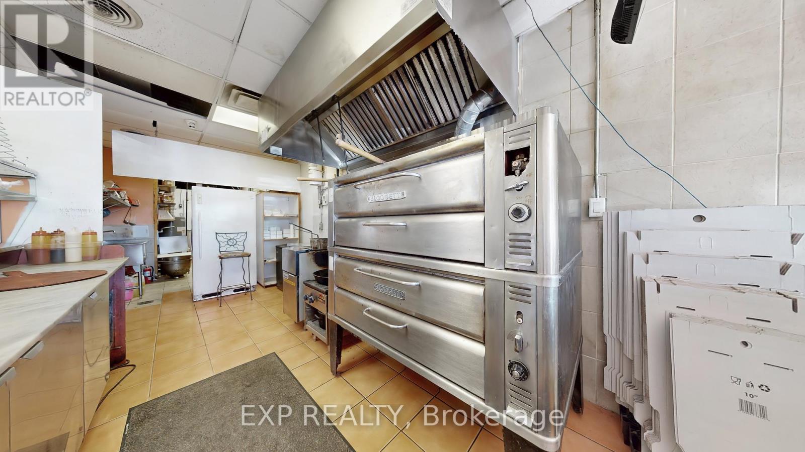 Unknown Address, ,    - Photo 19 - E12504006