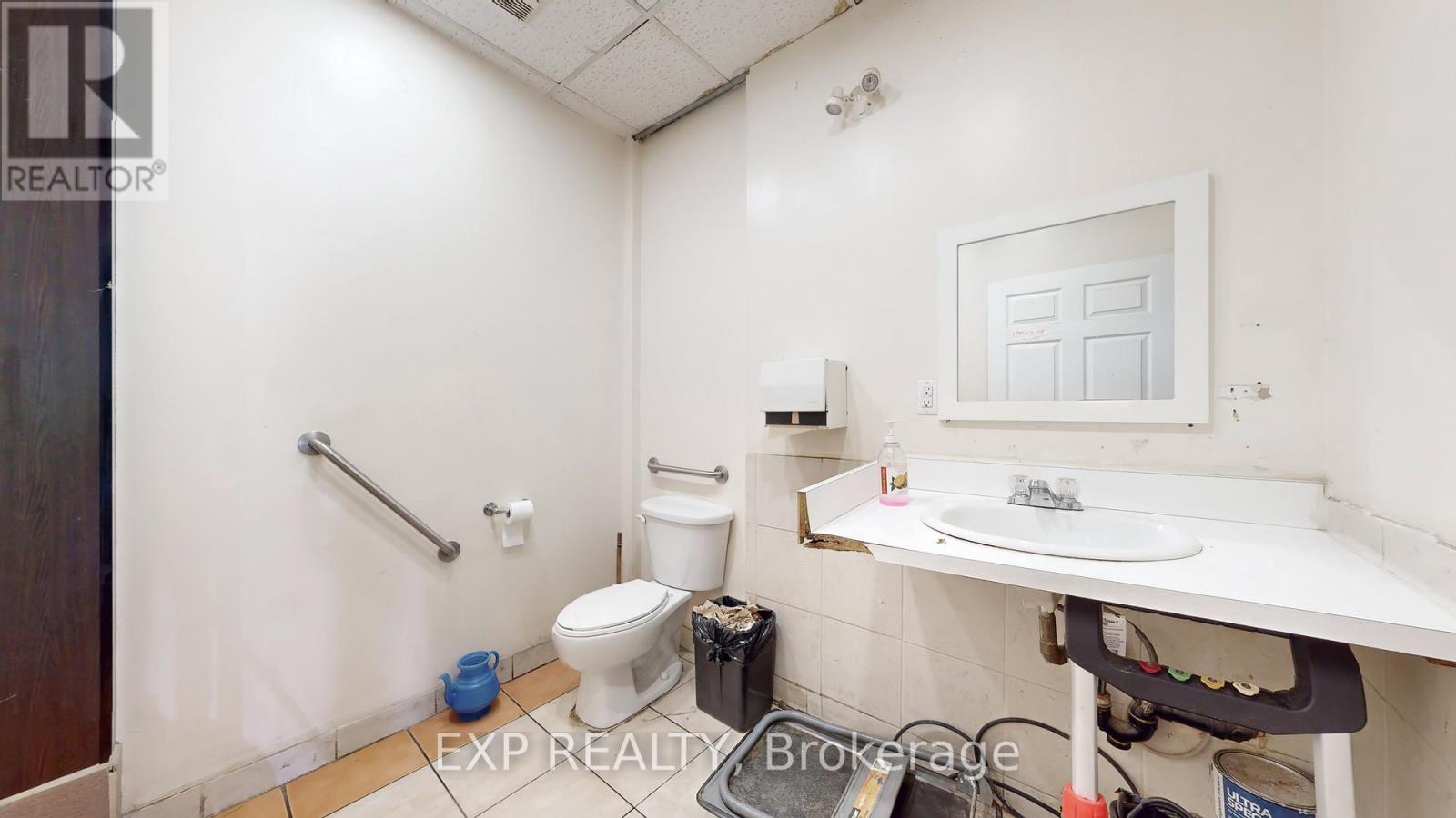 Unknown Address, ,    - Photo 28 - E12504006