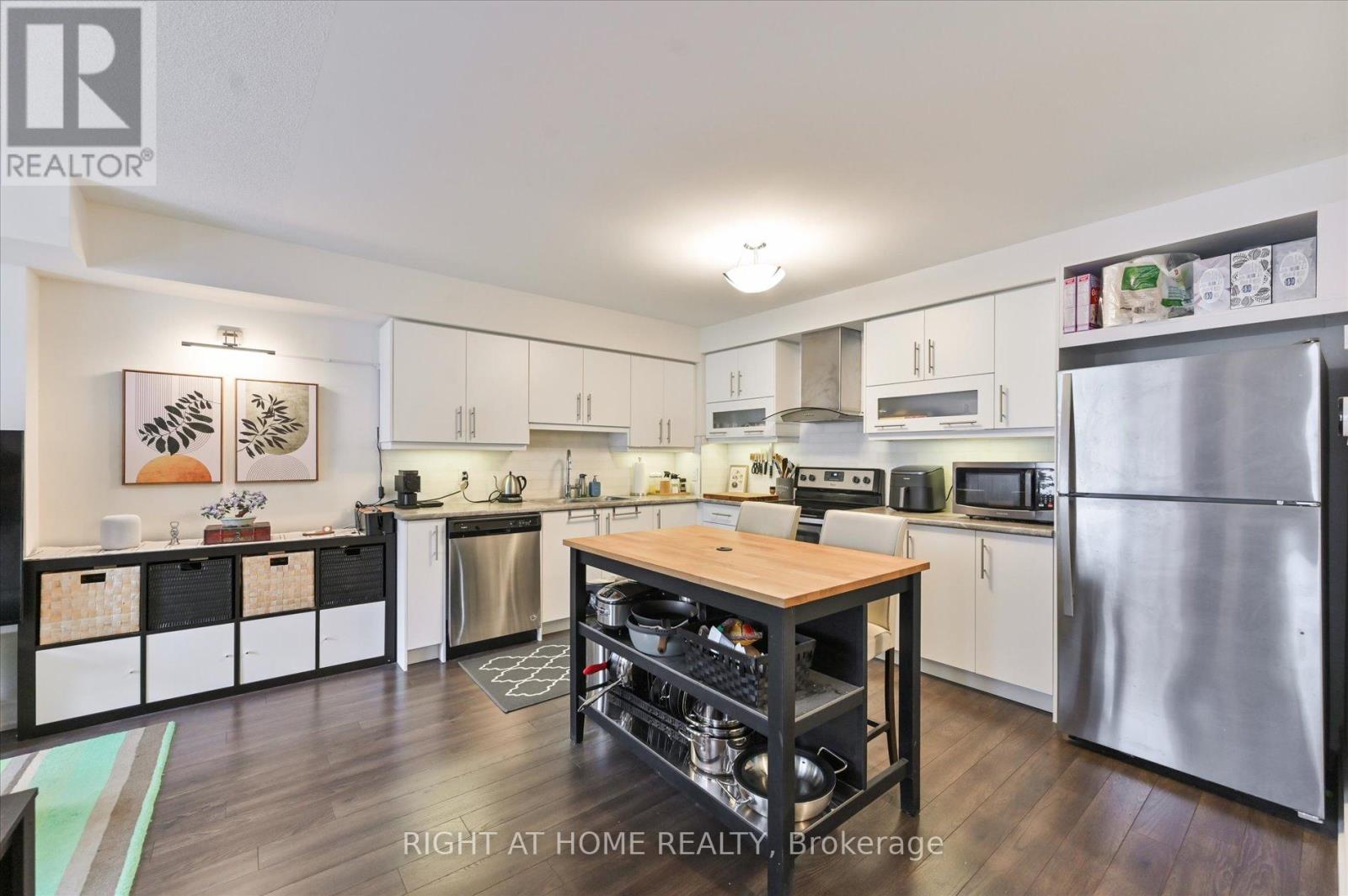 28 Pallock Hill Way, Whitby, Ontario  L1R 0N5 - Photo 10 - E12504048