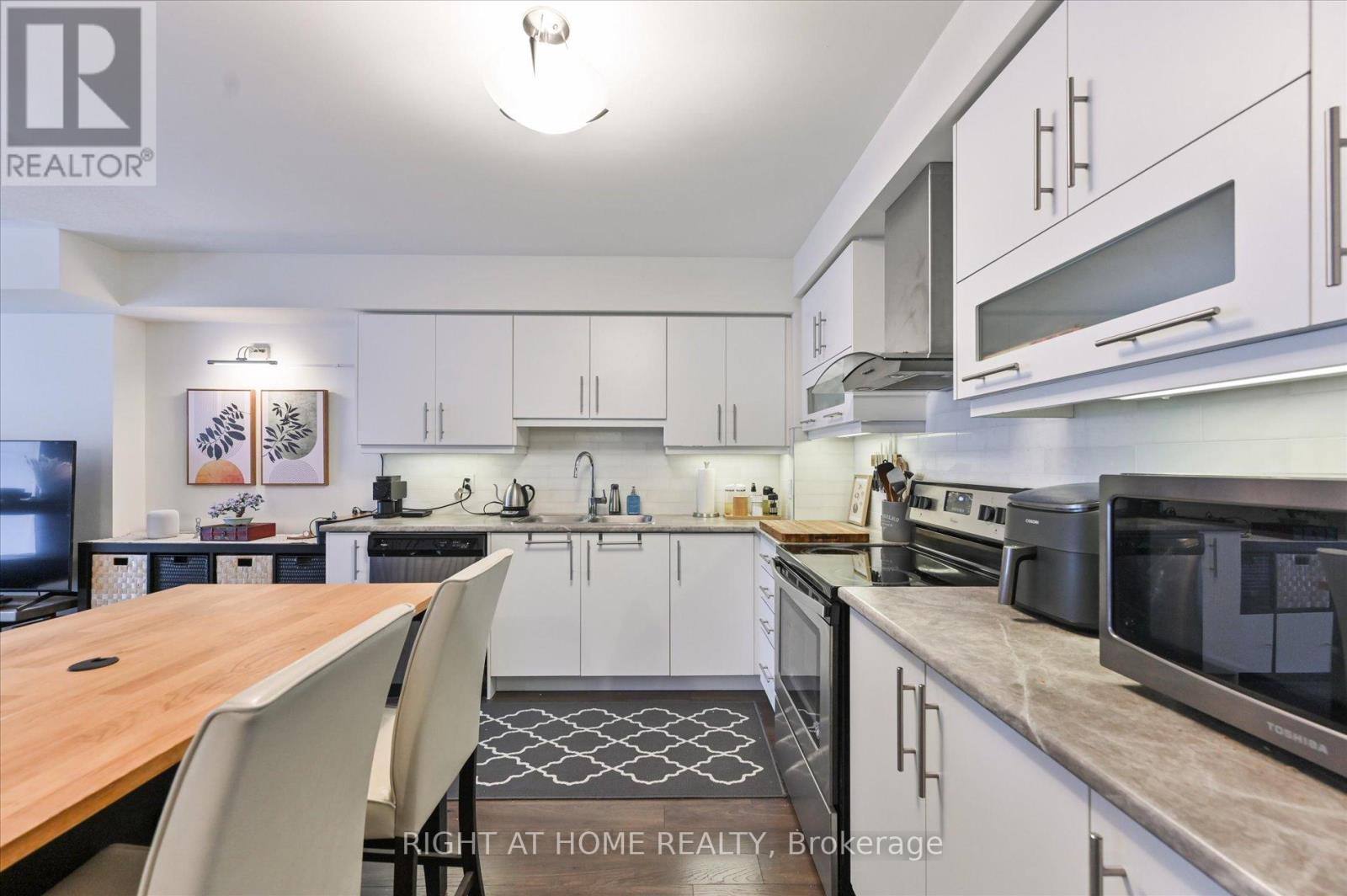 28 Pallock Hill Way, Whitby, Ontario  L1R 0N5 - Photo 12 - E12504048