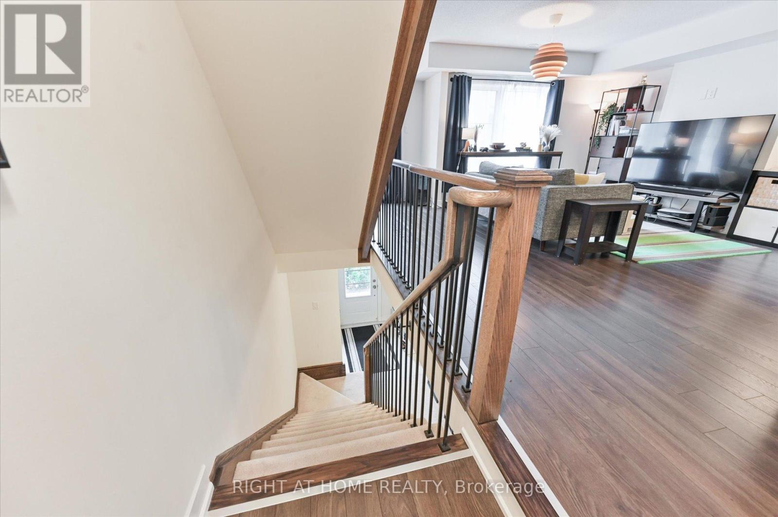 28 Pallock Hill Way, Whitby, Ontario  L1R 0N5 - Photo 8 - E12504048