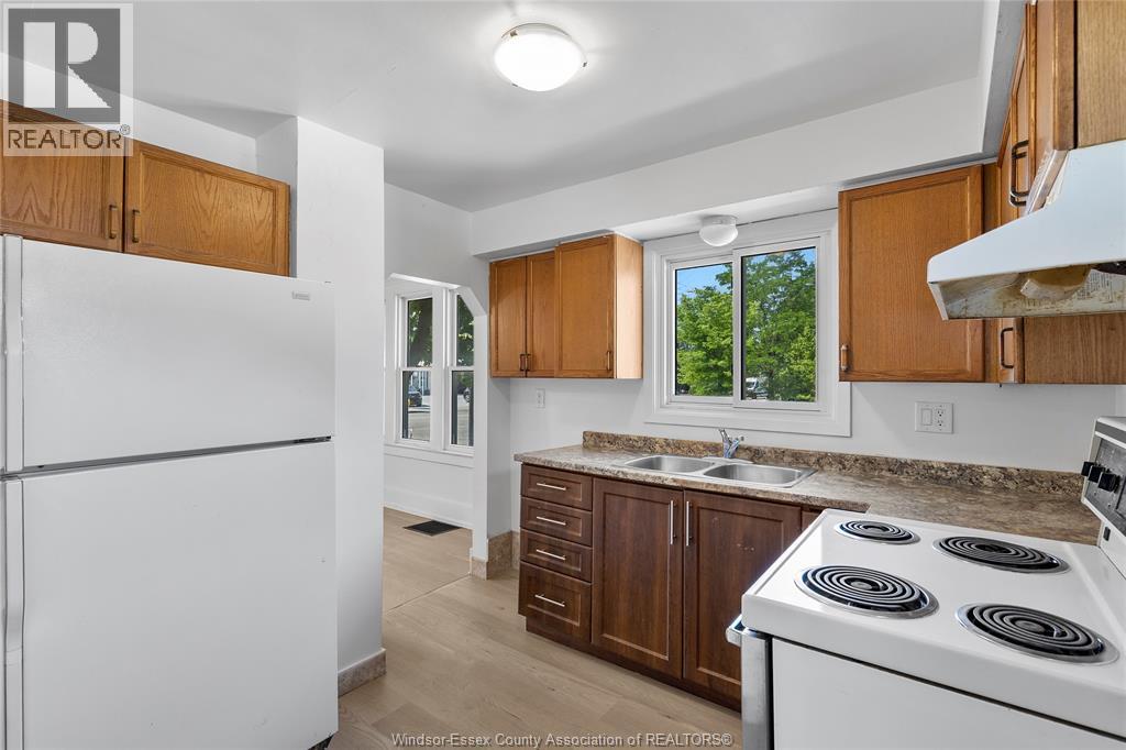 426 Tecumseh Rd W, Windsor, Ontario  N8X 1G5 - Photo 8 - 25027867