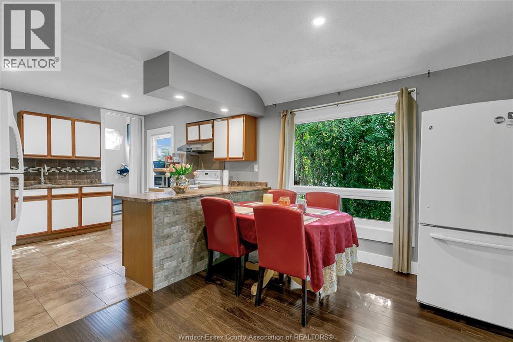 996 Oak Avenue, Windsor, Ontario  N9A 5G2 - Photo 10 - 25027861