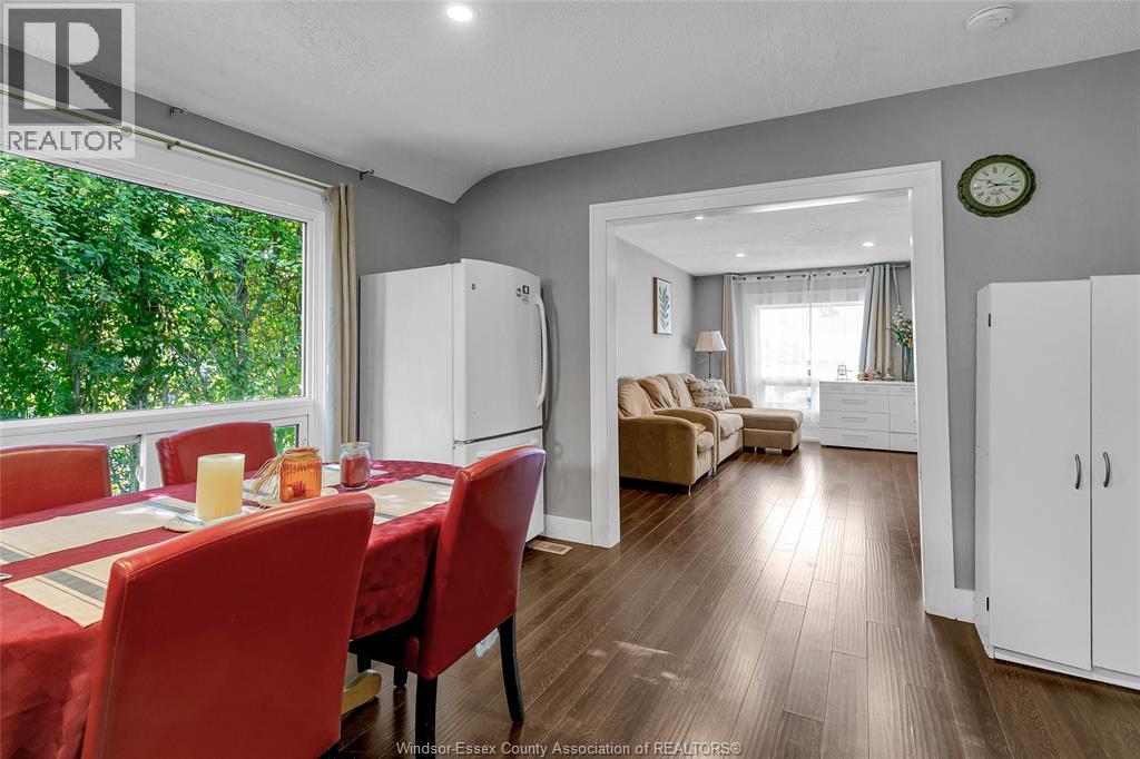 996 Oak Avenue, Windsor, Ontario  N9A 5G2 - Photo 11 - 25027861