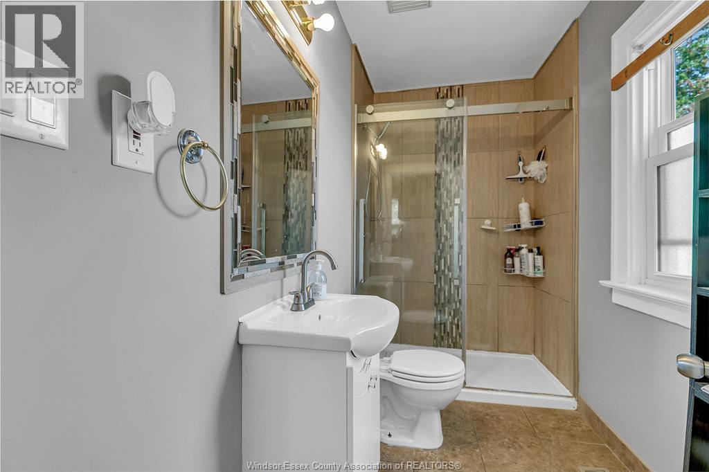 996 Oak Avenue, Windsor, Ontario  N9A 5G2 - Photo 19 - 25027861