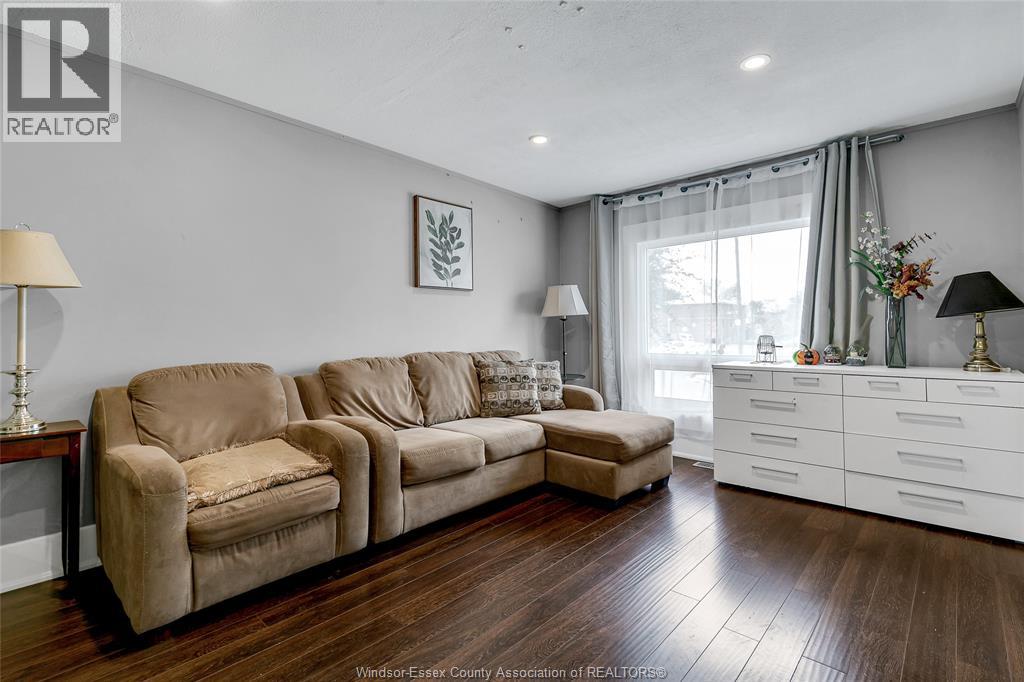 996 Oak Avenue, Windsor, Ontario  N9A 5G2 - Photo 6 - 25027861