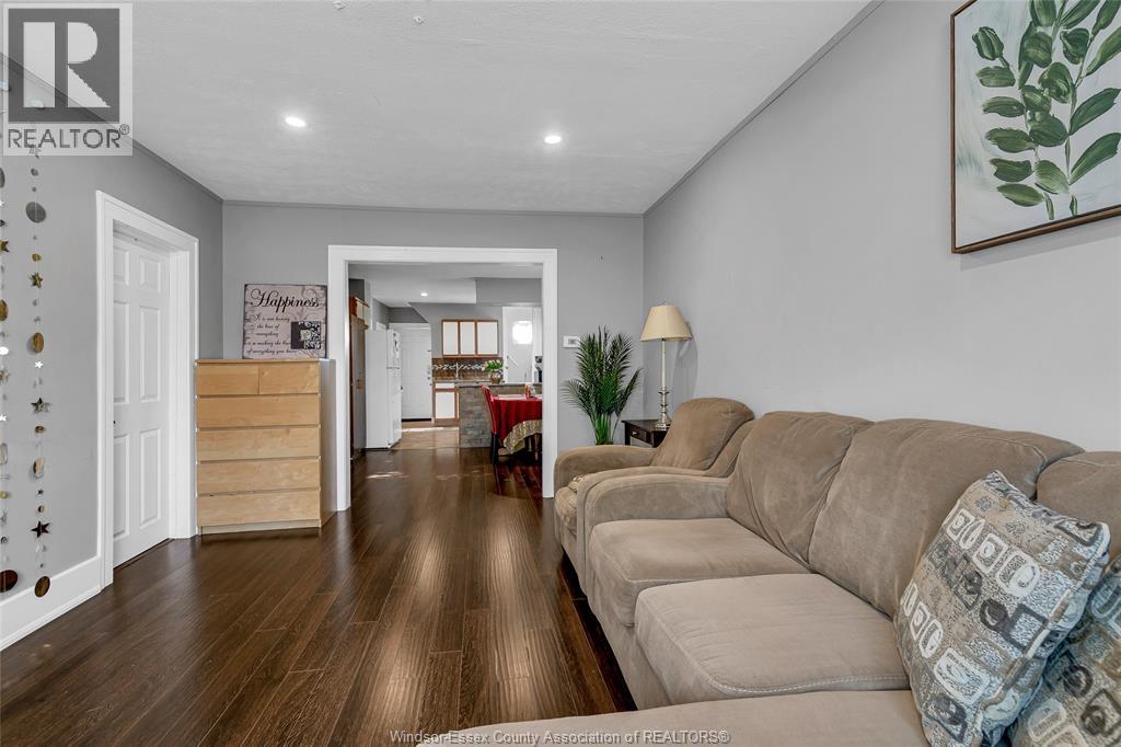 996 Oak Avenue, Windsor, Ontario  N9A 5G2 - Photo 8 - 25027861