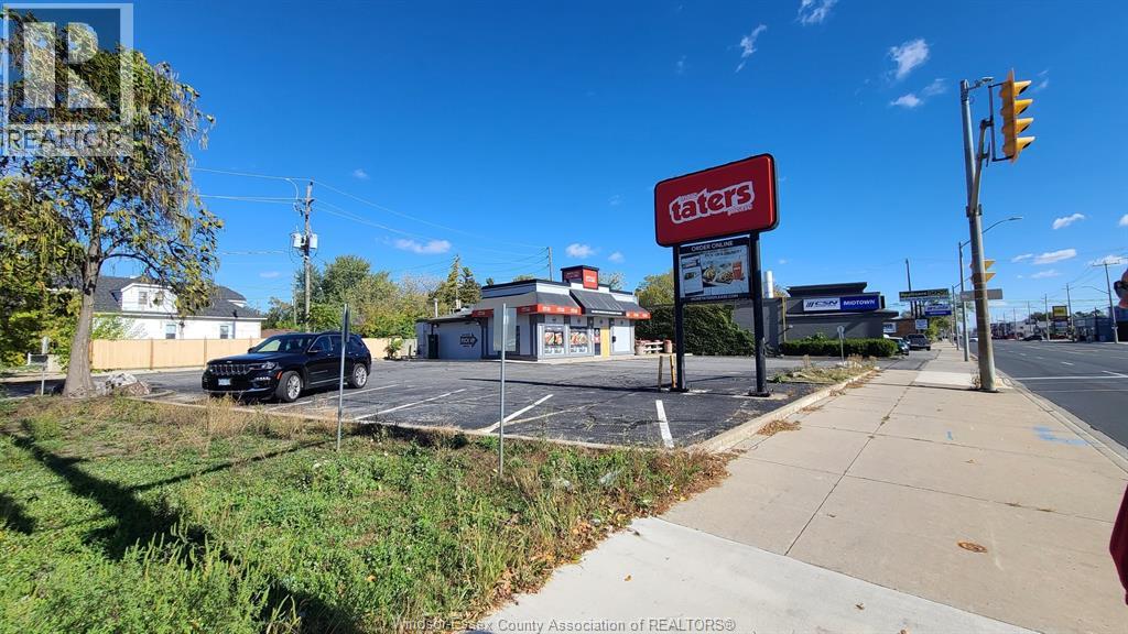 4320 Tecumseh Road East, Windsor, Ontario  N8W 1K3 - Photo 2 - 25027768