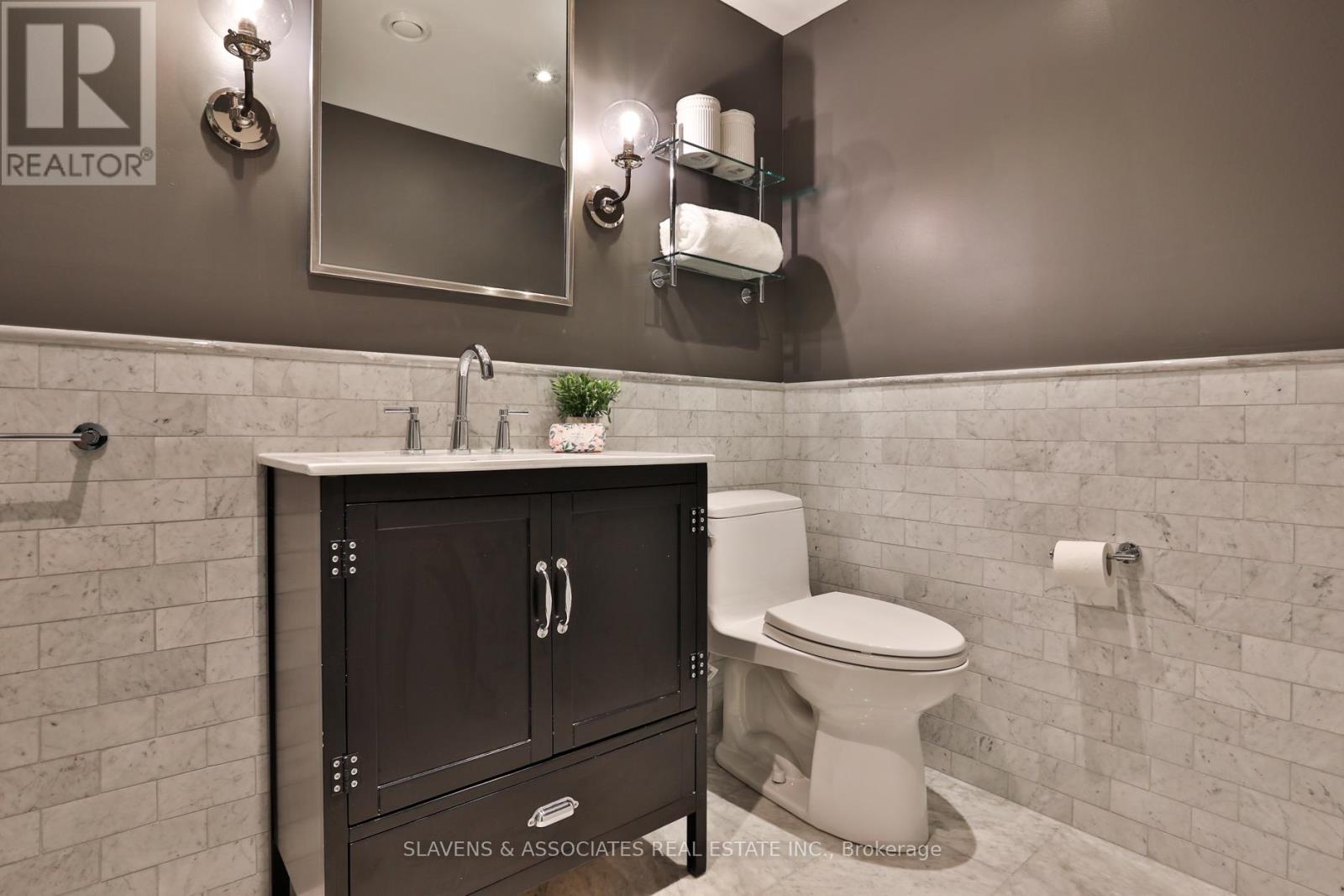 122 Wilson Avenue, Toronto, Ontario  M5M 3A1 - Photo 16 - C12475498