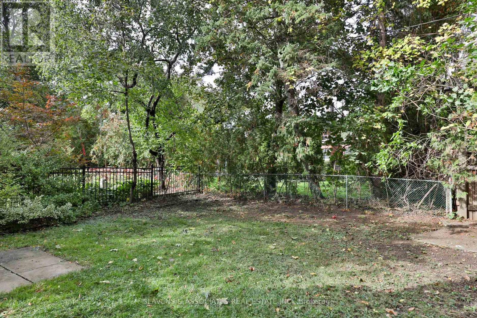 122 Wilson Avenue, Toronto, Ontario  M5M 3A1 - Photo 34 - C12475498