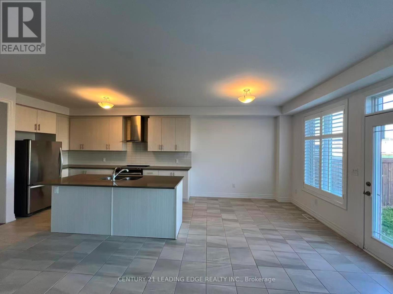 158 Frank Kelly Drive, East Gwillimbury, Ontario  L9N 0V1 - Photo 4 - N12503806