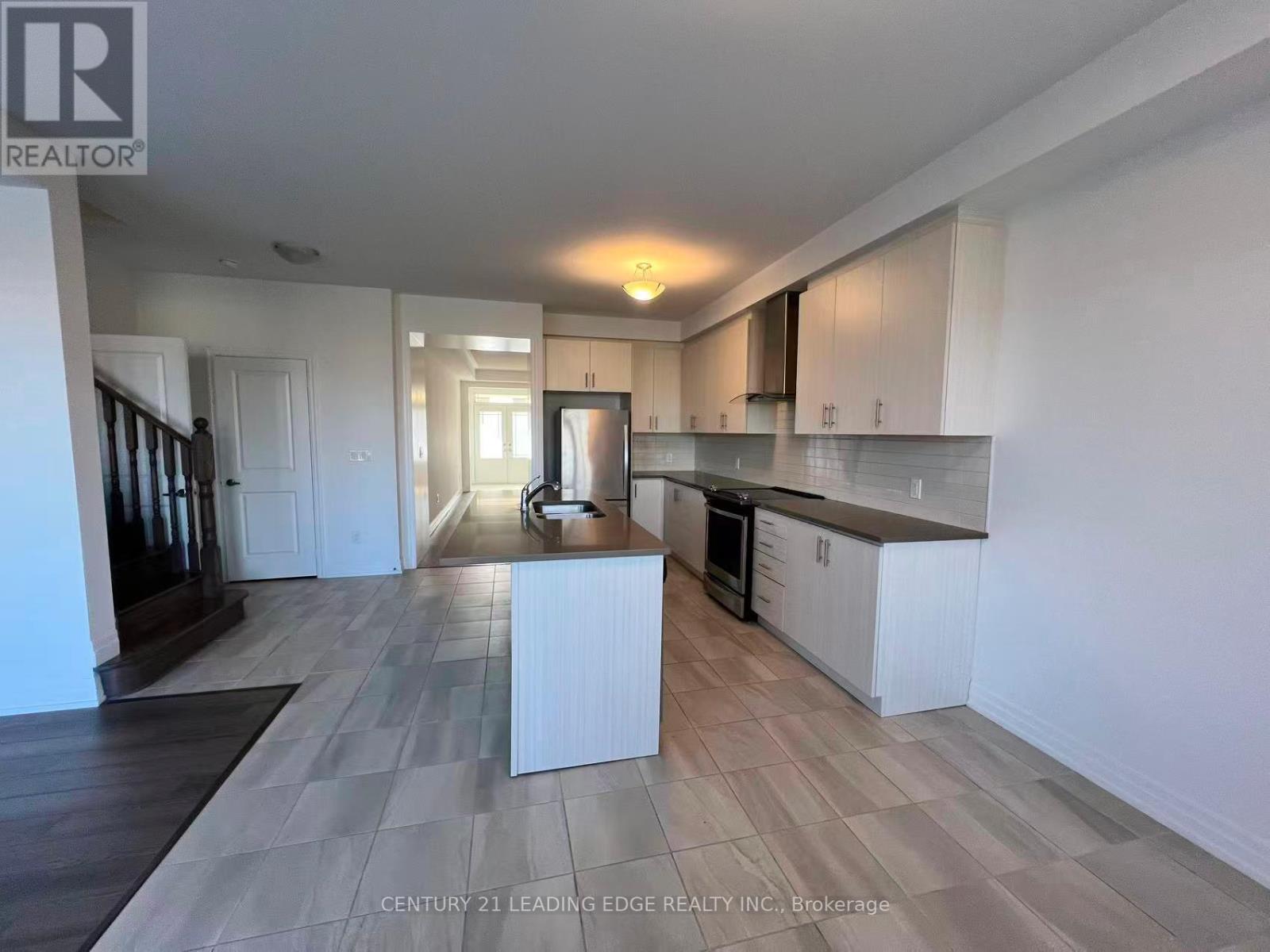 158 Frank Kelly Drive, East Gwillimbury, Ontario  L9N 0V1 - Photo 5 - N12503806