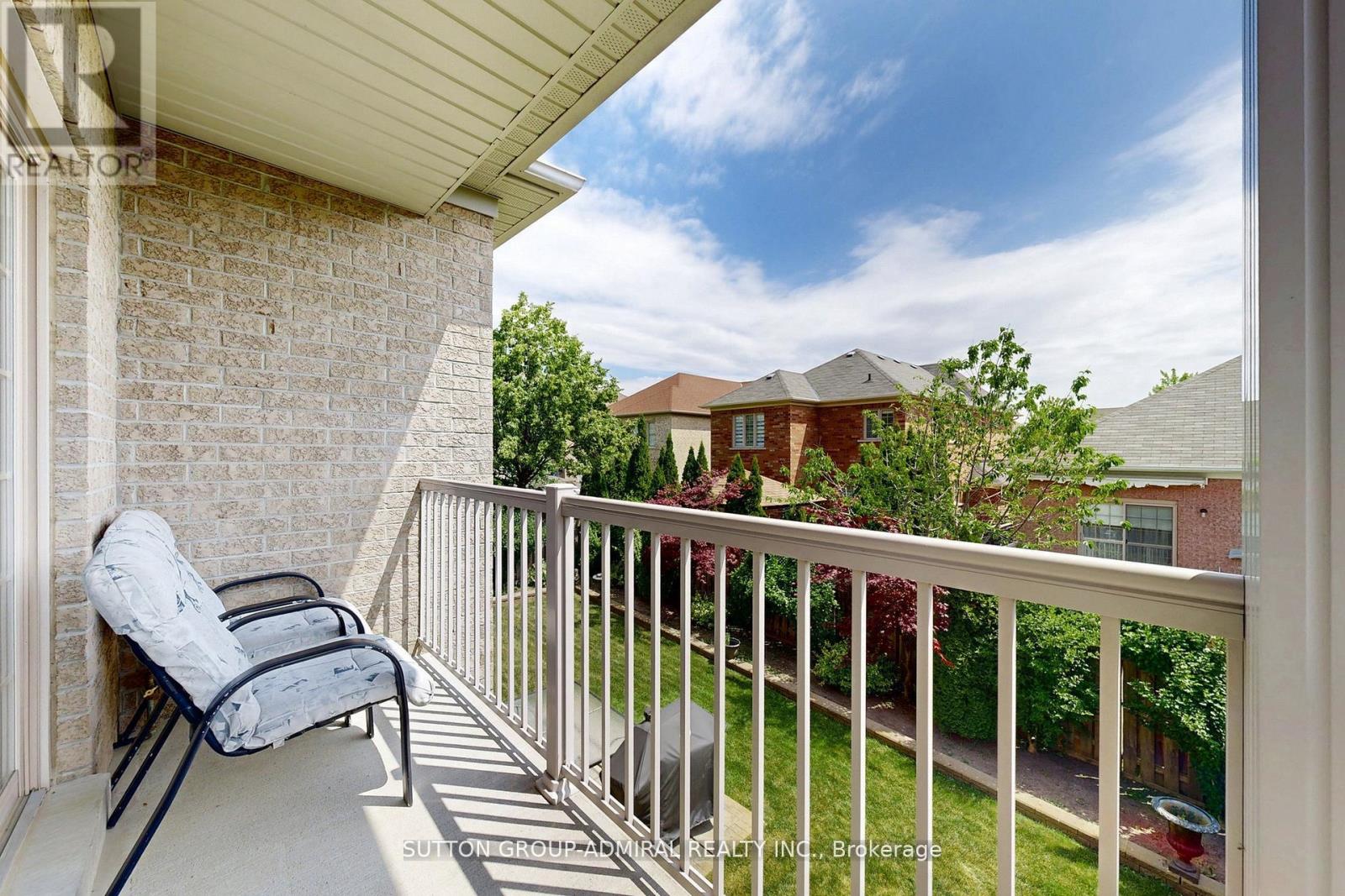 25 Little Natalie Court, Vaughan, Ontario  L6A 0J2 - Photo 10 - N12503834