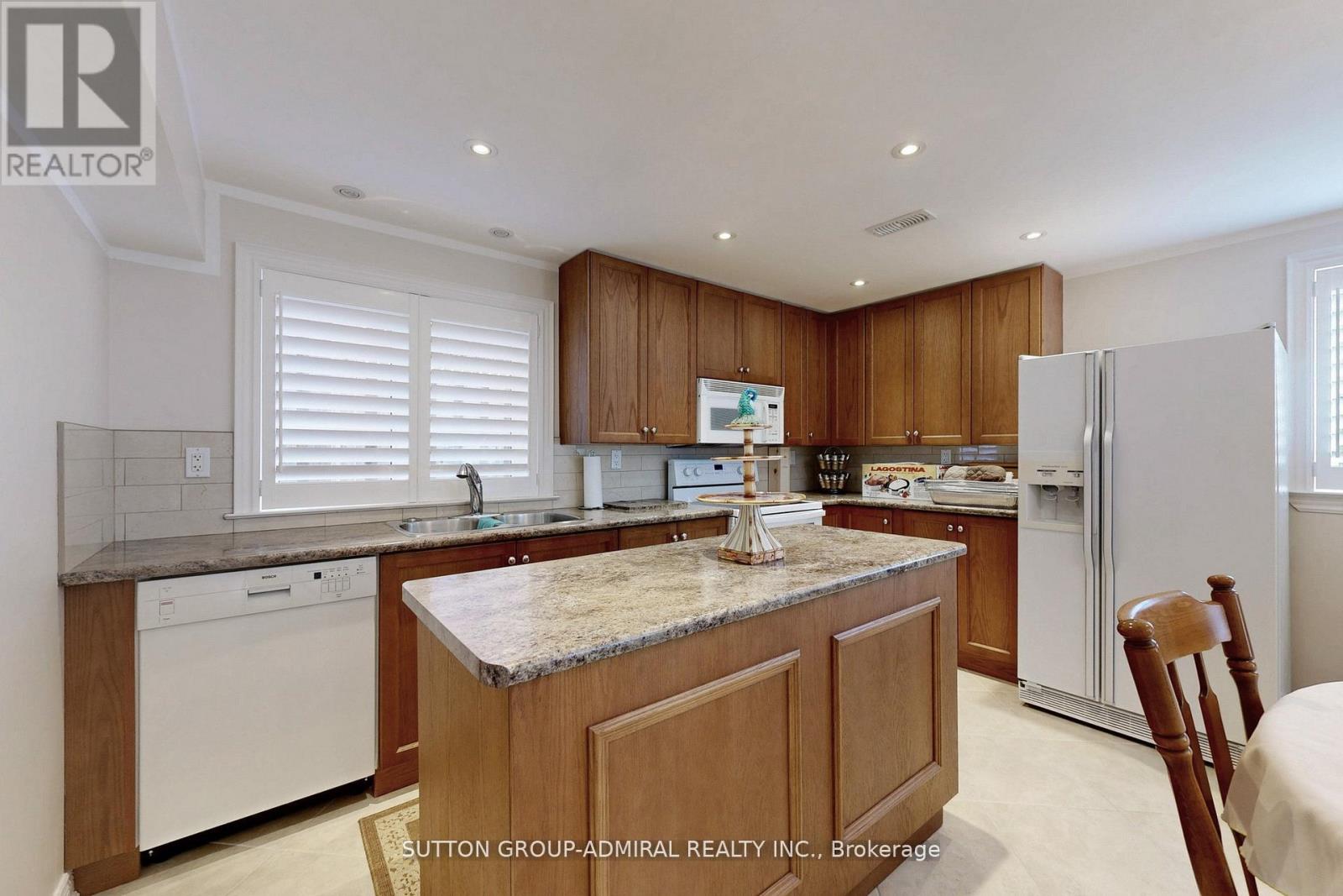 25 Little Natalie Court, Vaughan, Ontario  L6A 0J2 - Photo 21 - N12503834