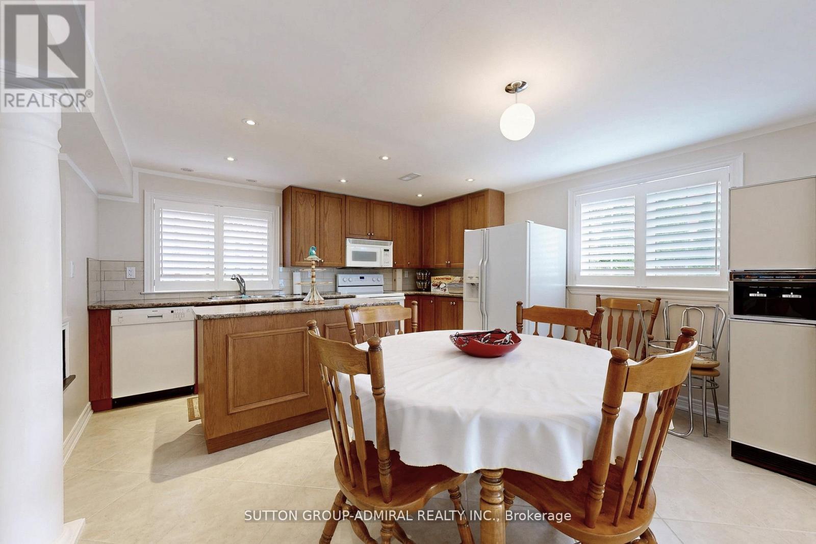 25 Little Natalie Court, Vaughan, Ontario  L6A 0J2 - Photo 22 - N12503834