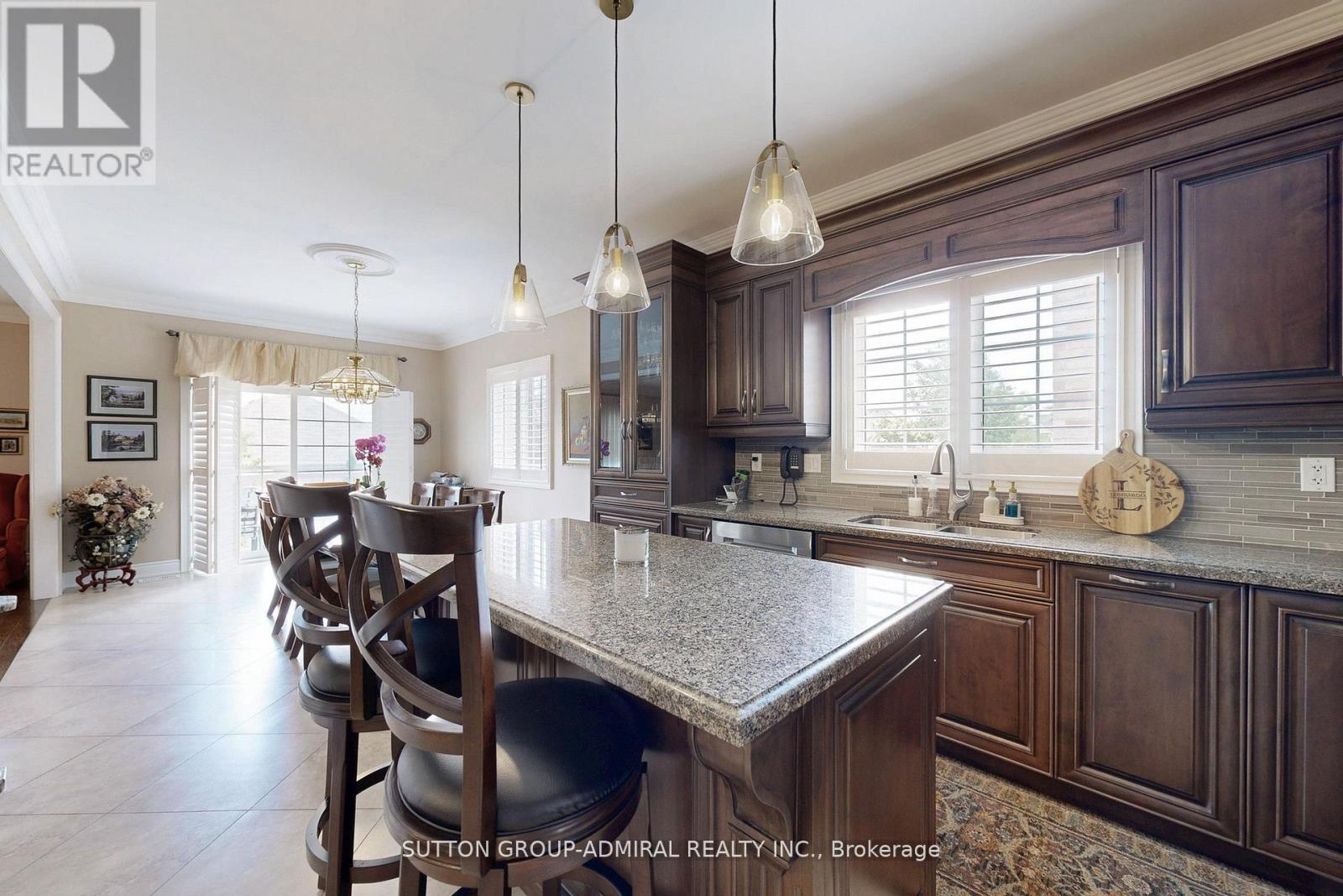 25 Little Natalie Court, Vaughan, Ontario  L6A 0J2 - Photo 7 - N12503834