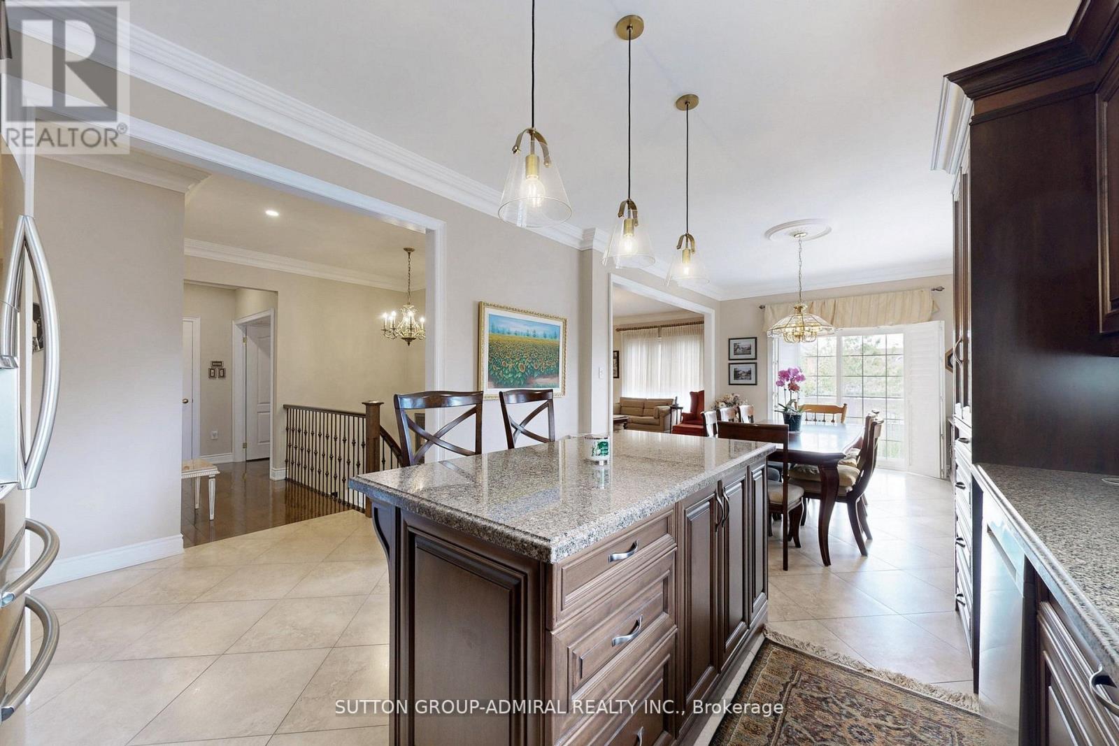 25 Little Natalie Court, Vaughan, Ontario  L6A 0J2 - Photo 8 - N12503834