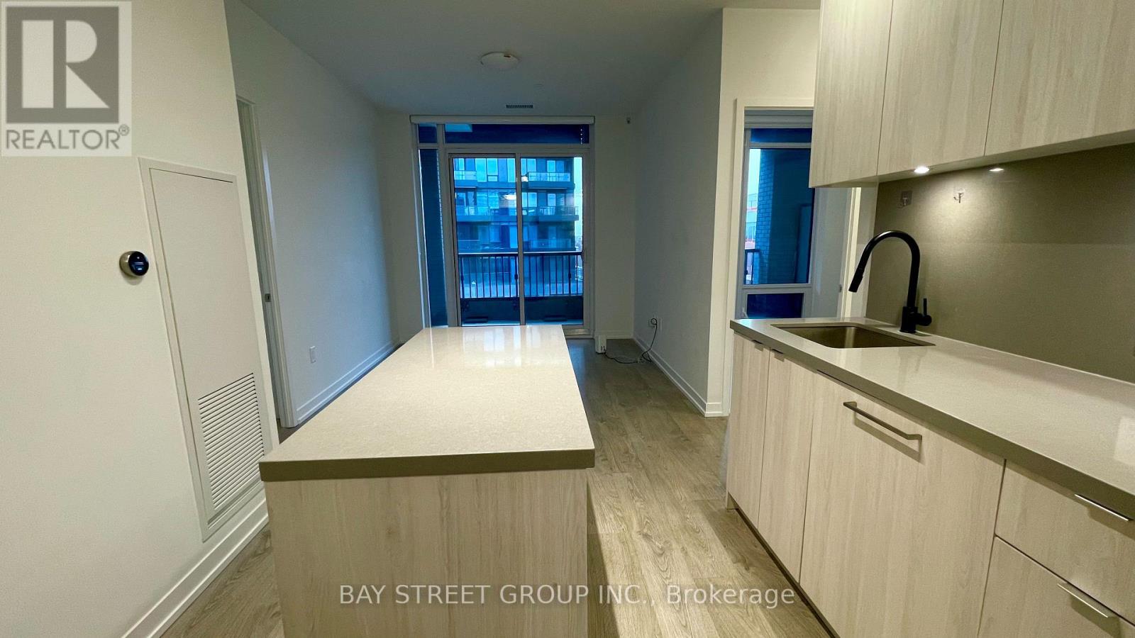 805e - 8868 Yonge Street, Richmond Hill, Ontario  L4C 1Z8 - Photo 10 - N12503844