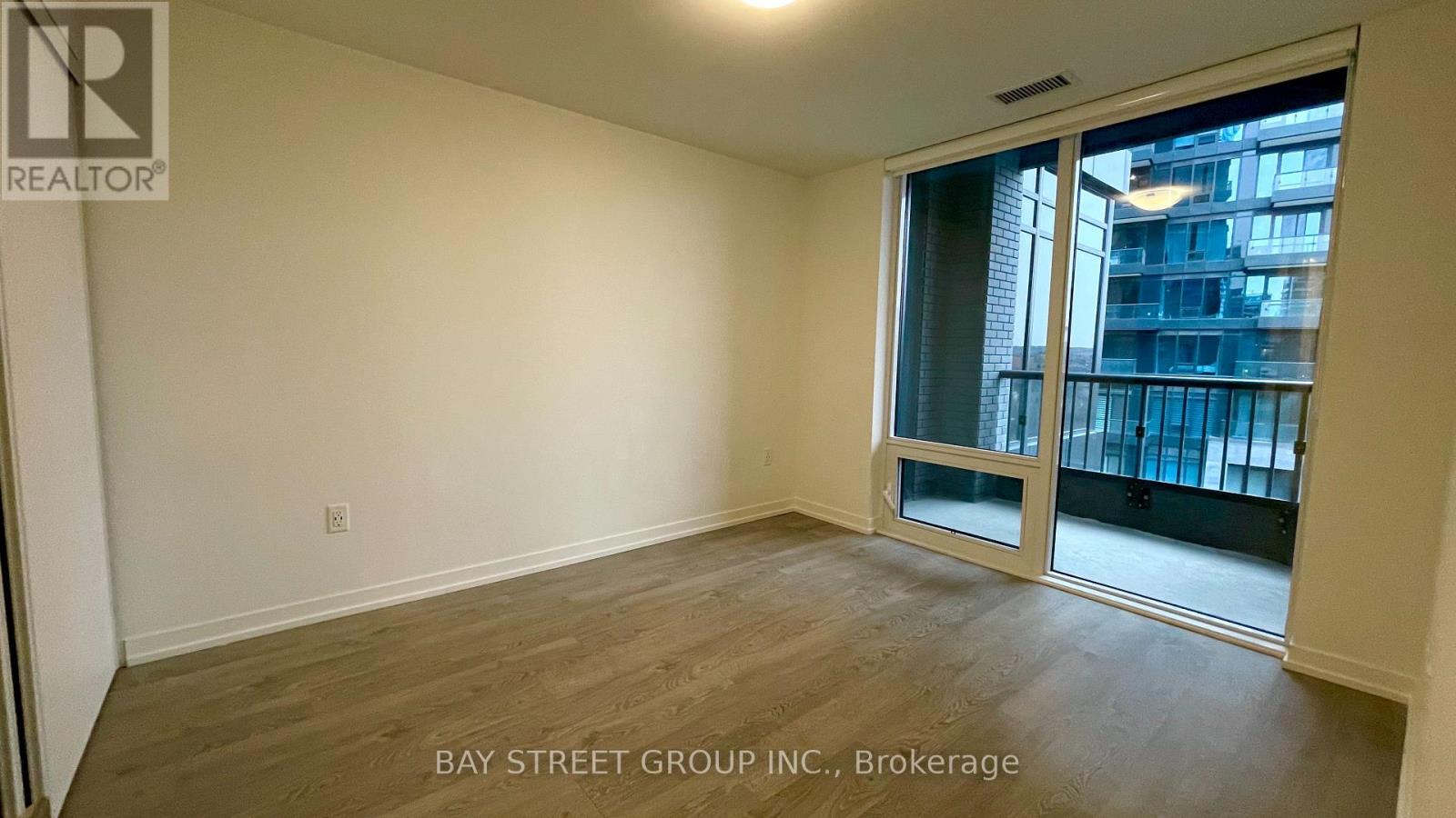 805e - 8868 Yonge Street, Richmond Hill, Ontario  L4C 1Z8 - Photo 9 - N12503844