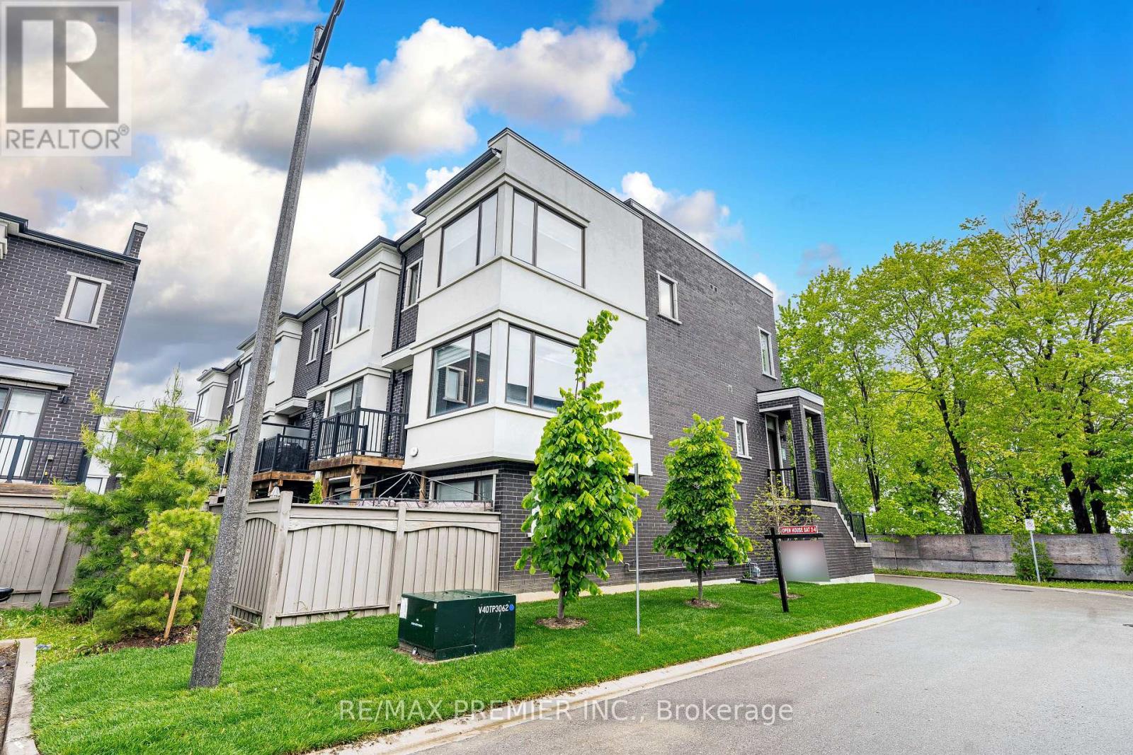 77 Sydney Circle, Vaughan, Ontario L4H 4R2 - Photo 1 - N12503986