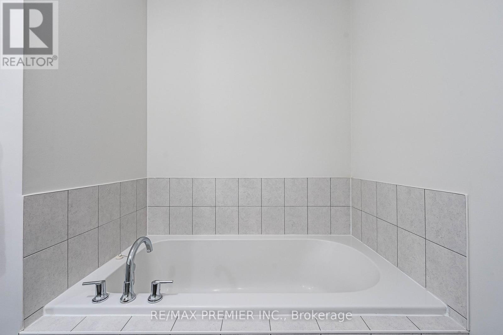 77 Sydney Circle, Vaughan, Ontario L4H 4R2 - Photo 33 - N12503986