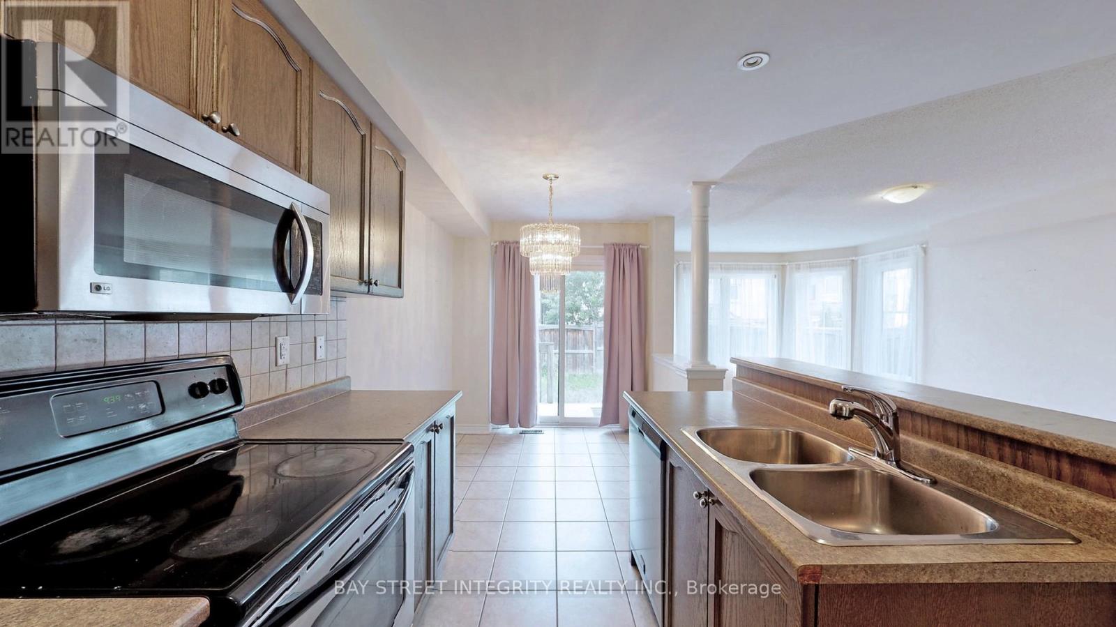 67 Sequin Drive, Richmond Hill, Ontario  L4E 0M4 - Photo 16 - N12504014