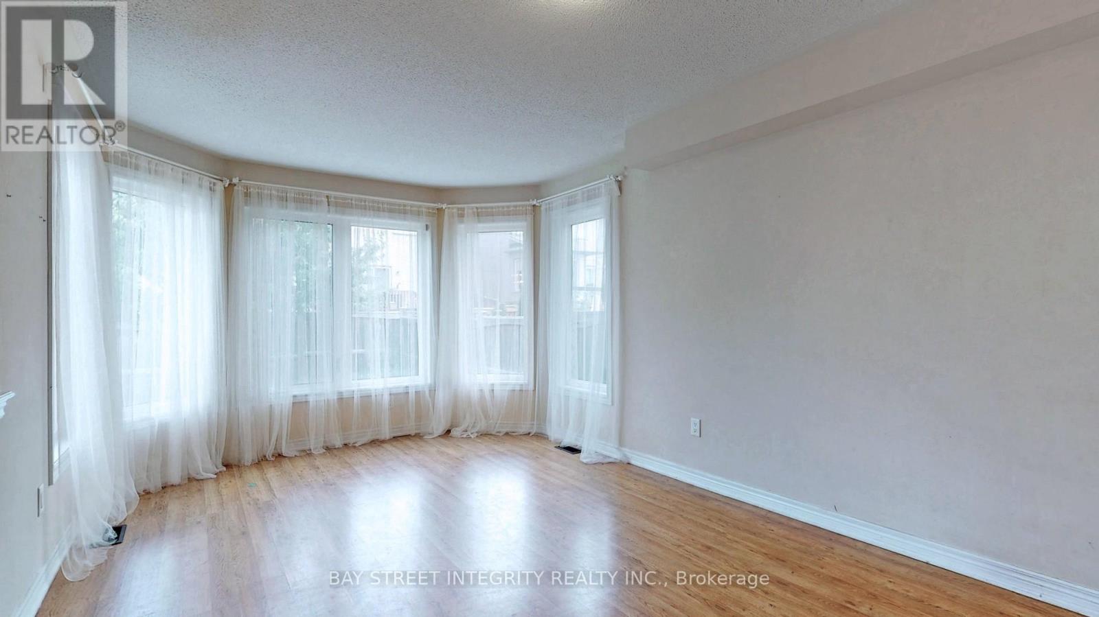 67 Sequin Drive, Richmond Hill, Ontario  L4E 0M4 - Photo 9 - N12504014