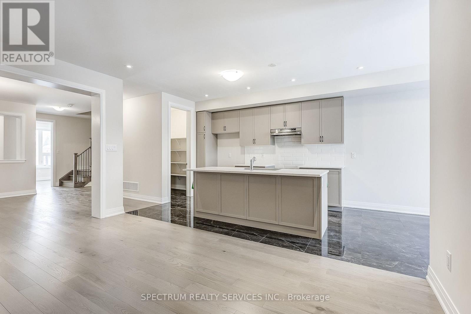 37 John Rolph Street, Markham, Ontario  L6B 1R8 - Photo 12 - N12504060