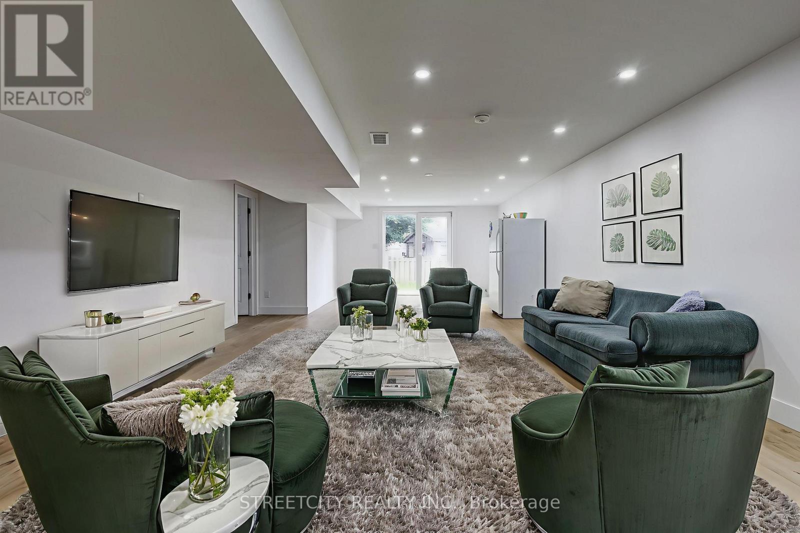 42 Alexander Circle, Strathroy-Caradoc, Ontario  N7G 0B5 - Photo 30 - X12475815