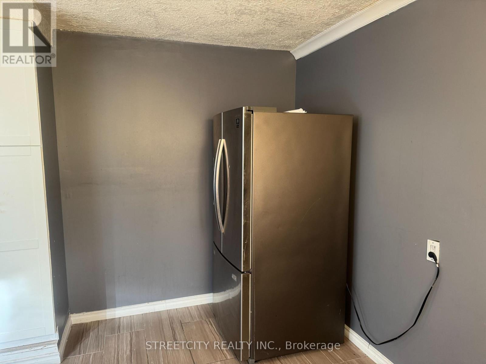 1331 Limberlost Road, London North, Ontario  N6G 2W4 - Photo 10 - X12503842