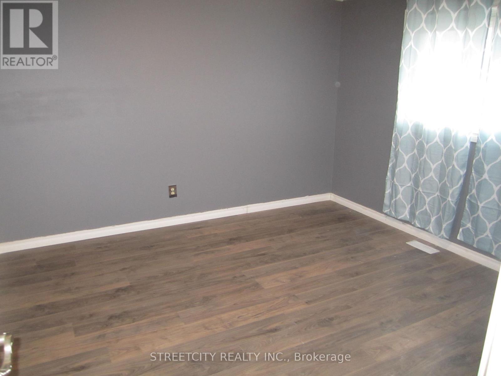 1331 Limberlost Road, London North, Ontario  N6G 2W4 - Photo 11 - X12503842