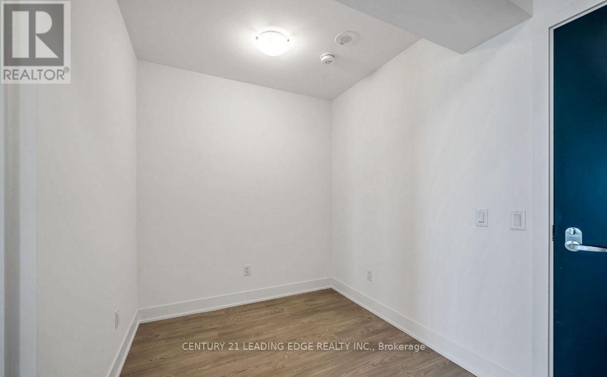 1401 - 2545 Simcoe Street N, Oshawa, Ontario  L1H 7K4 - Photo 2 - E12503424