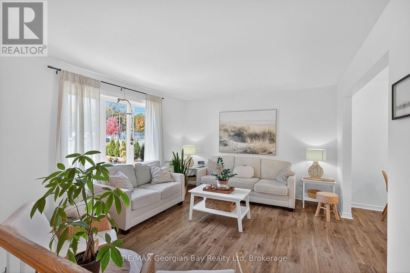 15 Lorne Avenue, Penetanguishene, Ontario  L9M 1B1 - Photo 14 - S12504148