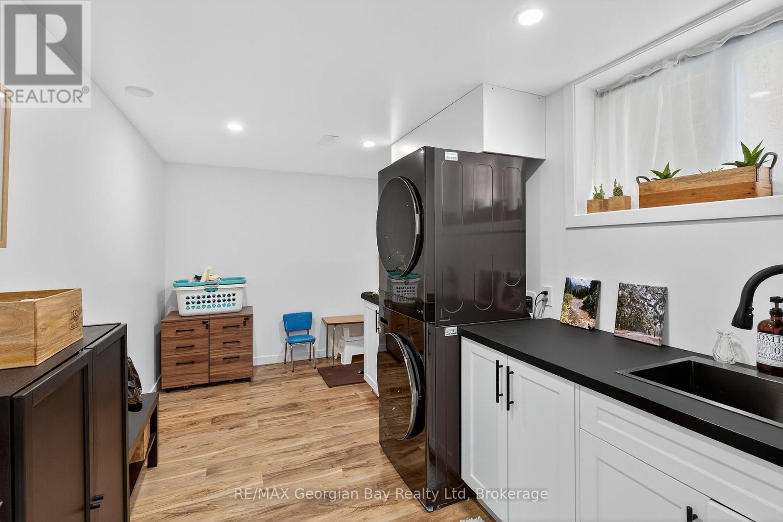 15 Lorne Avenue, Penetanguishene, Ontario  L9M 1B1 - Photo 28 - S12504148