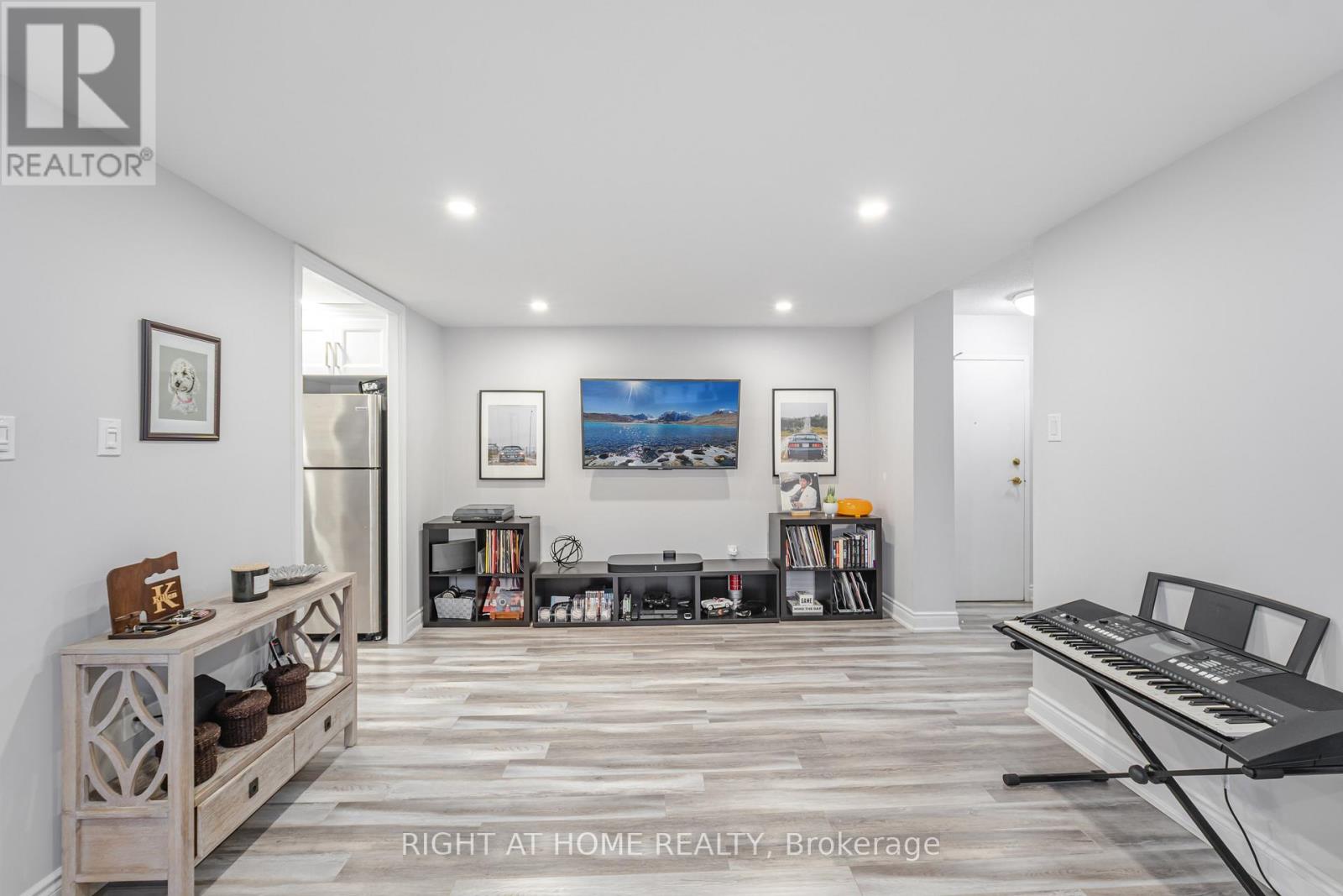 1209 - 3590 Kaneff Crescent, Mississauga, Ontario  L5A 3X3 - Photo 10 - W12476531