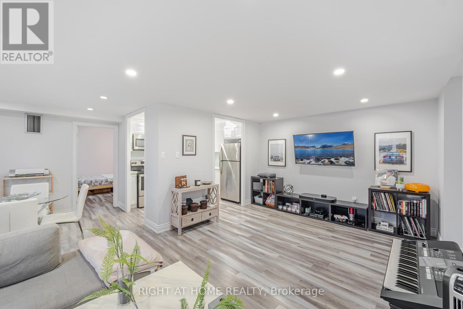 1209 - 3590 Kaneff Crescent, Mississauga, Ontario  L5A 3X3 - Photo 11 - W12476531