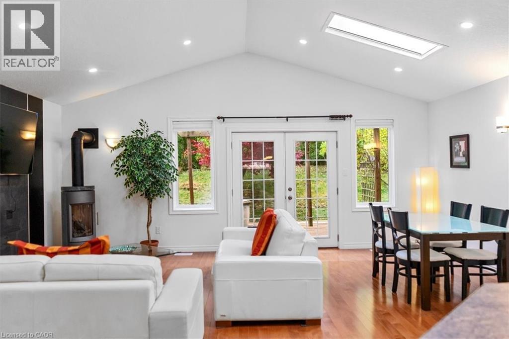 850 Munich Circle, Waterloo, Ontario  N2V 2N5 - Photo 3 - 40785173