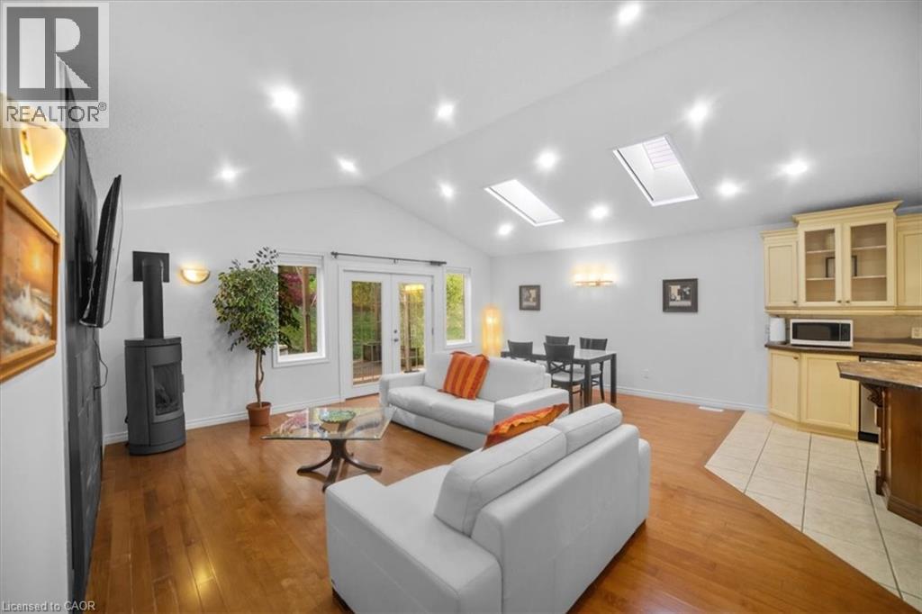 850 Munich Circle, Waterloo, Ontario  N2V 2N5 - Photo 4 - 40785173