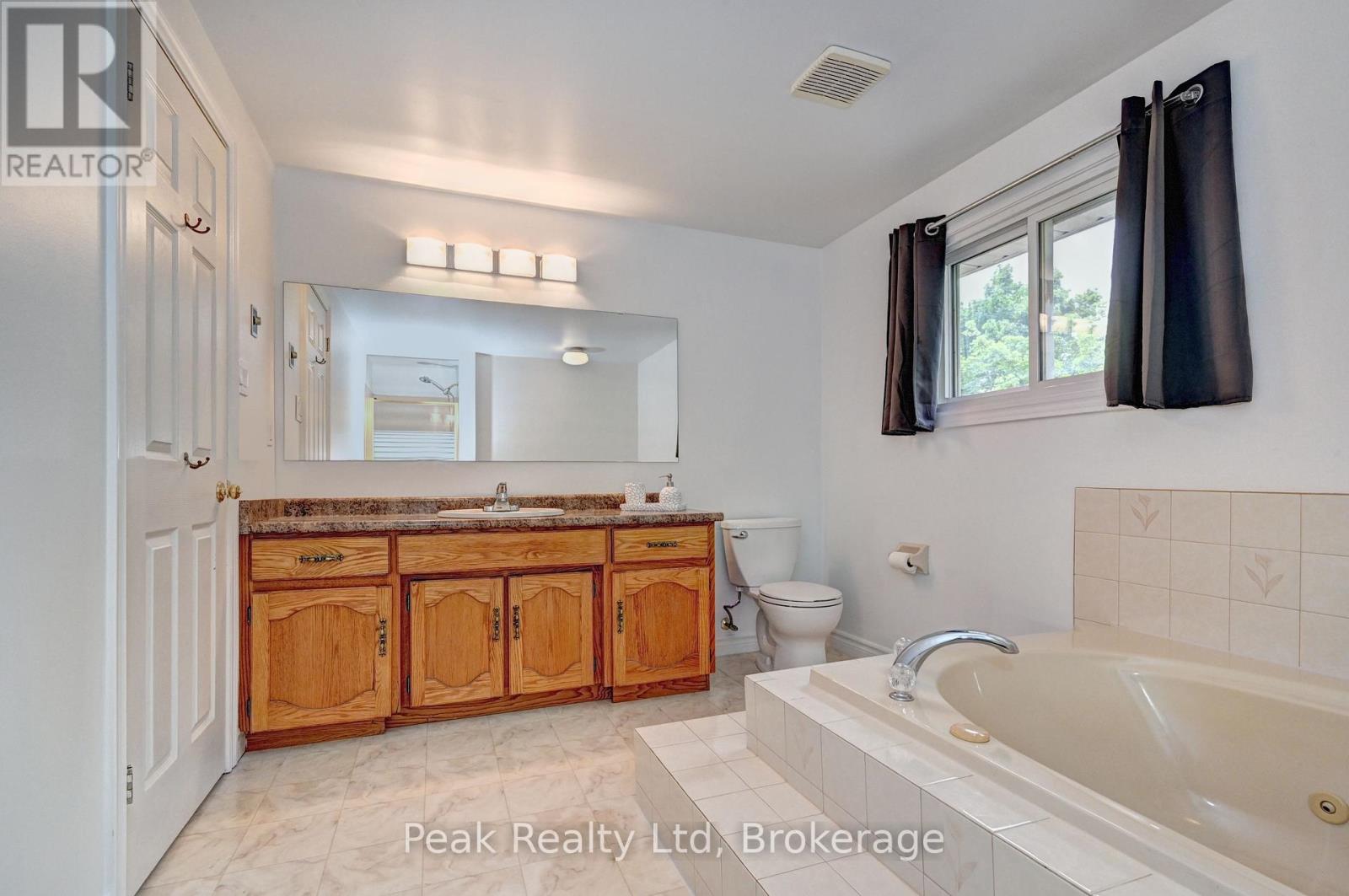 352 Stephanie Drive, Guelph, Ontario  N1K 1R3 - Photo 28 - X12504140